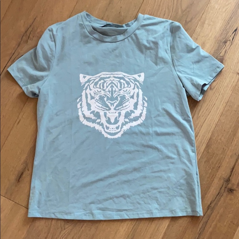 super cute top!